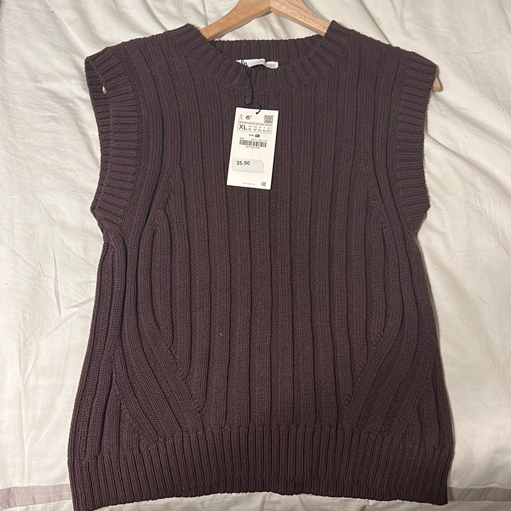 Zara sweater vest size XL (NWT)